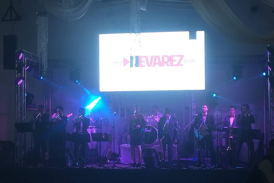 Orquesta Nevárez Show