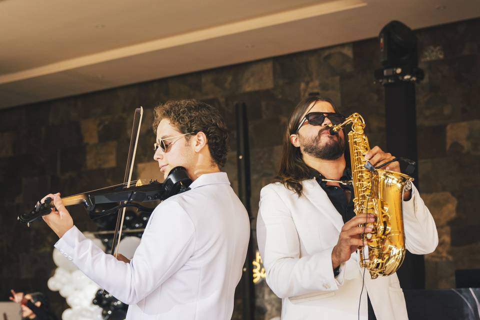 Sax & Violin Show in León