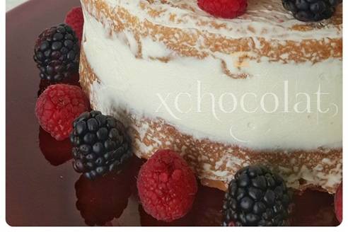 Naked cake con frutos rojos