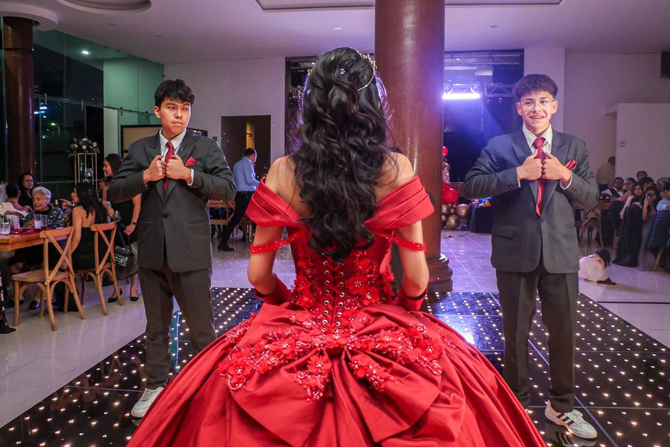 Bailes