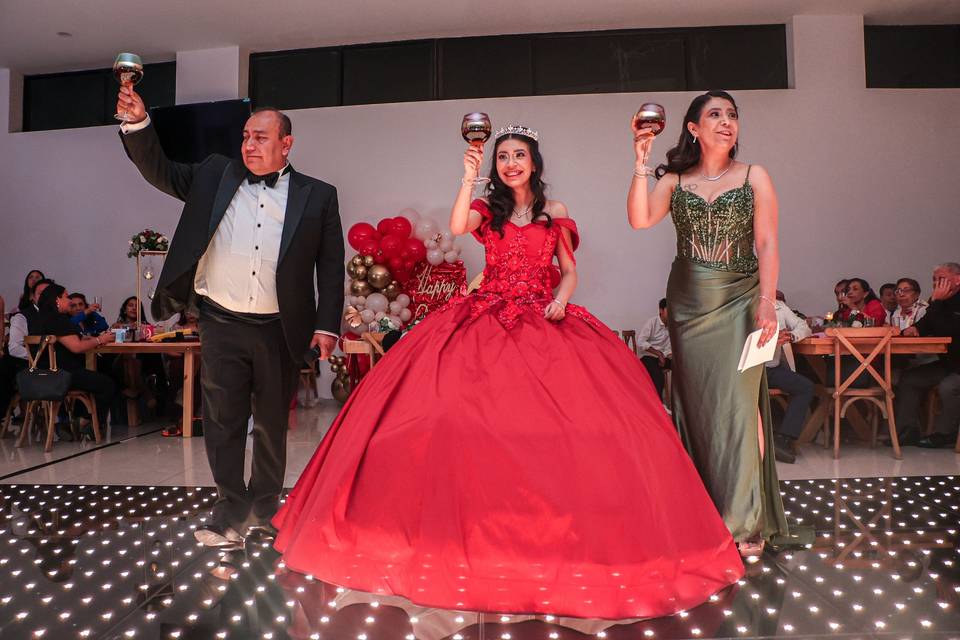 Brindis familiar