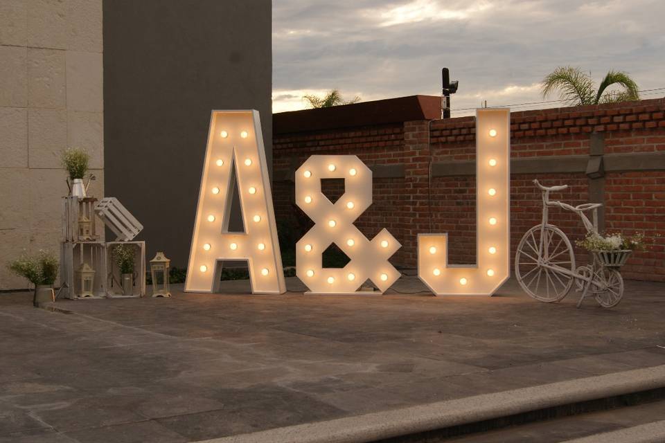 Allegra Events - Letras Gigantes