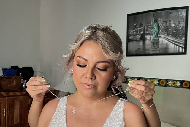 Nancy Reynoso Makeup Artist and Hairstyle