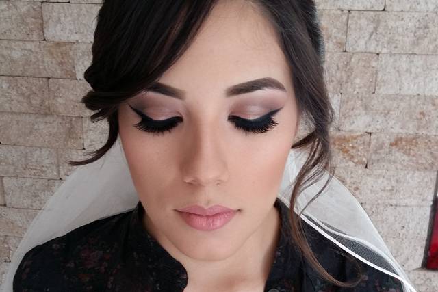 Elizabeth Jiménez Makeup Artist