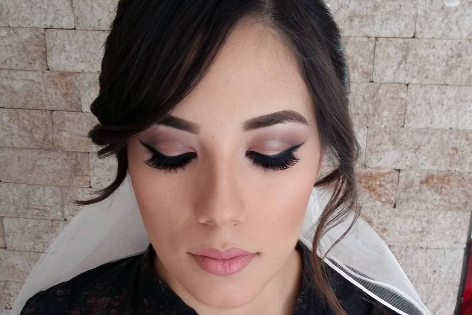 Elizabeth Jiménez Makeup Artist