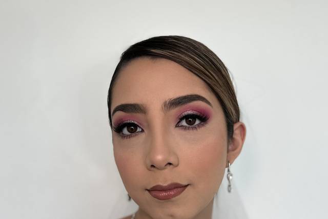 Estefani Mondragon Makeup Artist