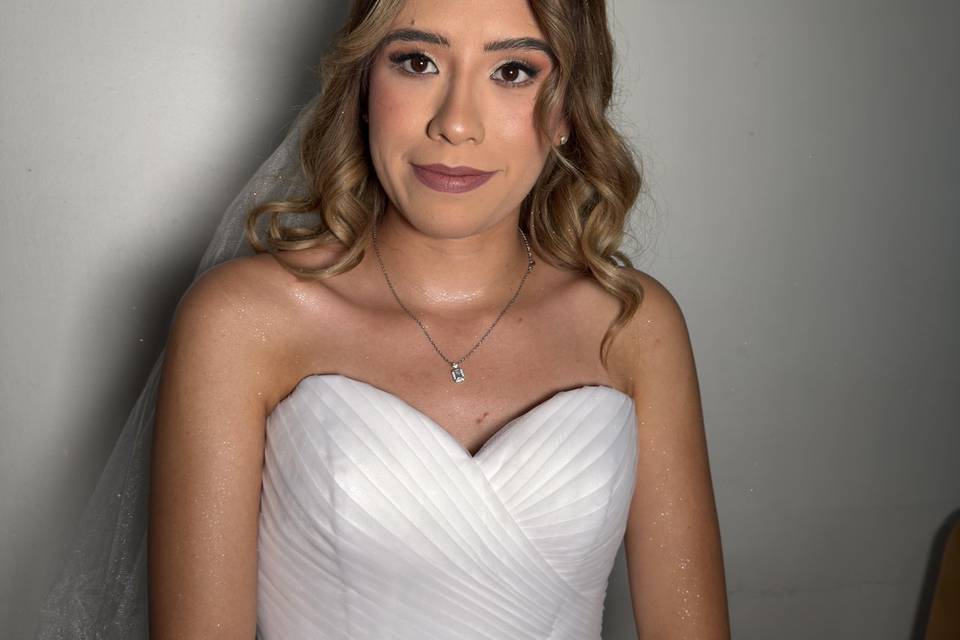 Estefani Mondragón Makeup