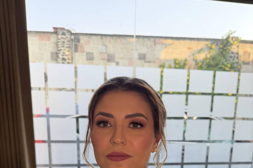 Estefani Mondragón Makeup