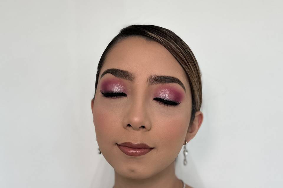Estefani Mondragón Makeup