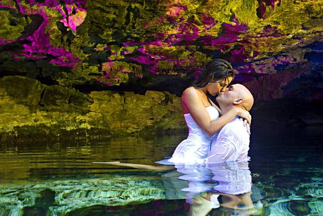 Trash the dress en cenote