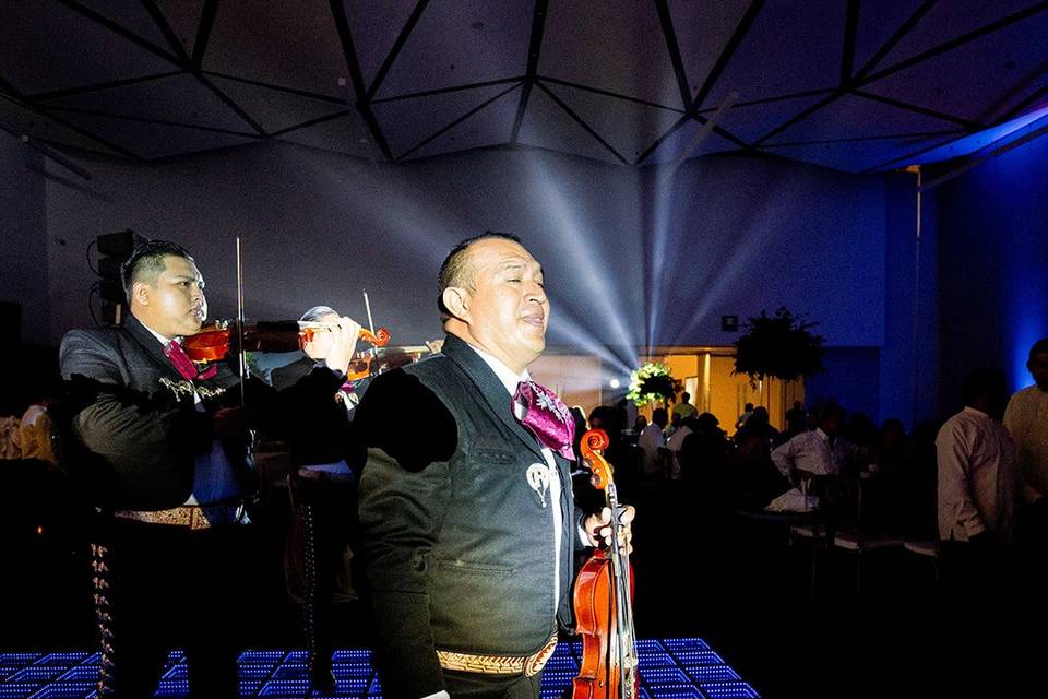 Mariachis en boda