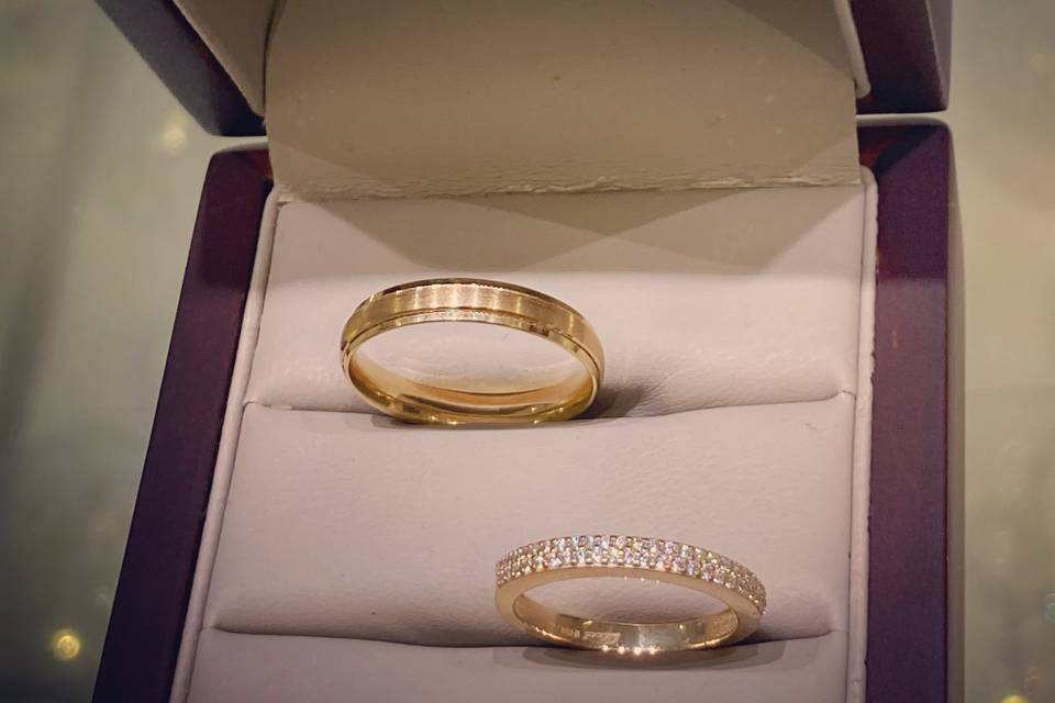 Marring Wedding Rings