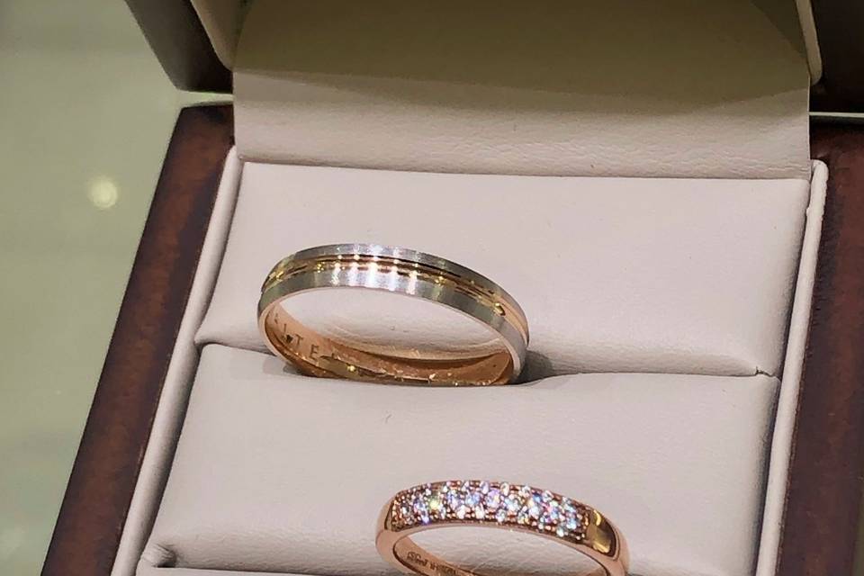 Marring Wedding Rings