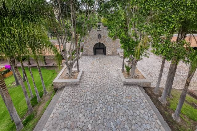 Capilla y explanada