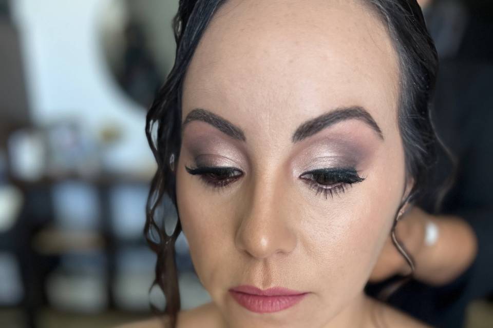 Fernanda Montealegre Makeup Artist