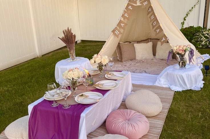 Decoración con cojines y tepee