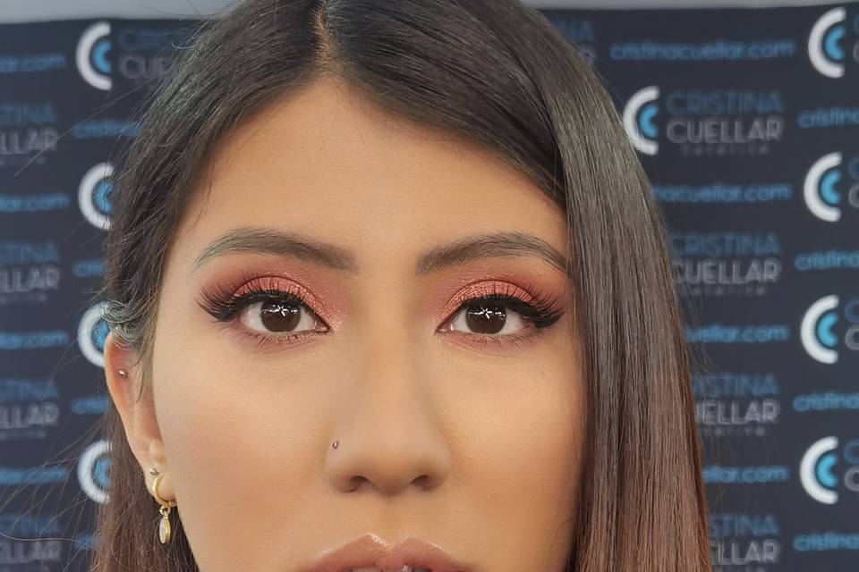 Maquillaje natural y rojo