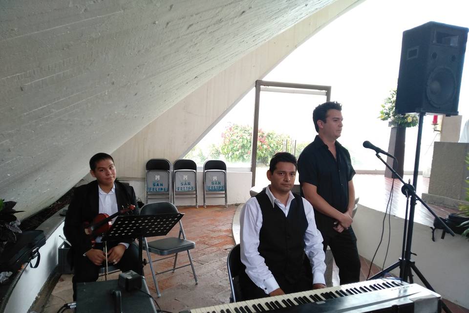 Trio en Misa Nupcias