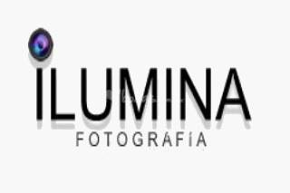 Ilumina Fotografía Logo