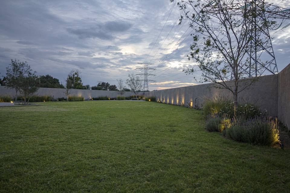 Jardín tarde atardecer