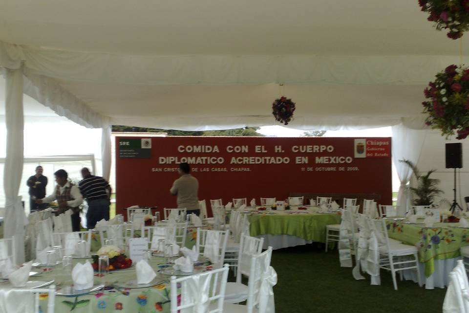 Ambientación comida Embajadores