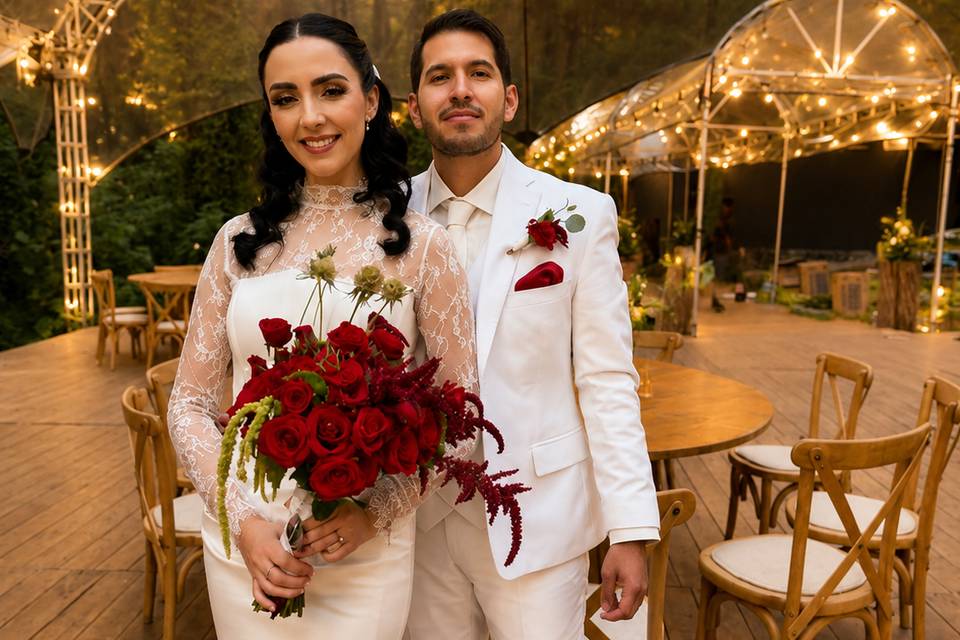 Boda roja en el bosque
