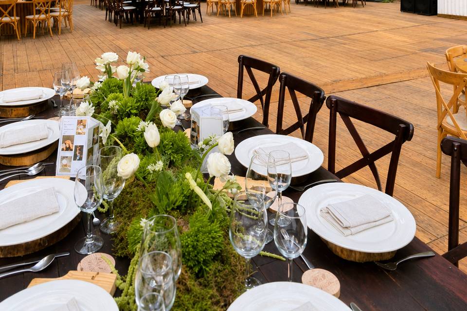 Centro de mesa con tulipanes