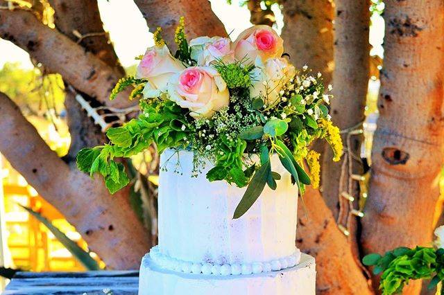 Pastel de boda en crema