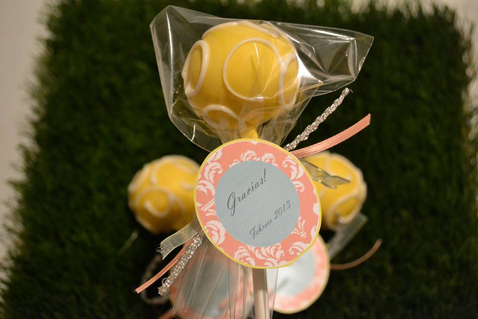 Yelllow cake pops