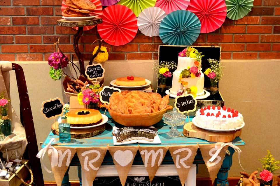 Mesa de postres boda vintage