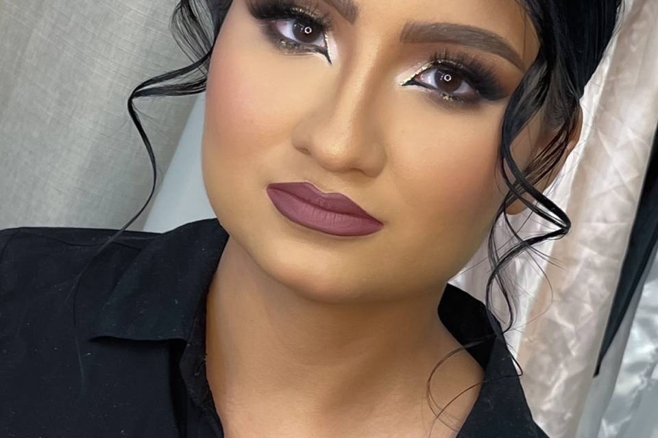 Maquillaje y peinado