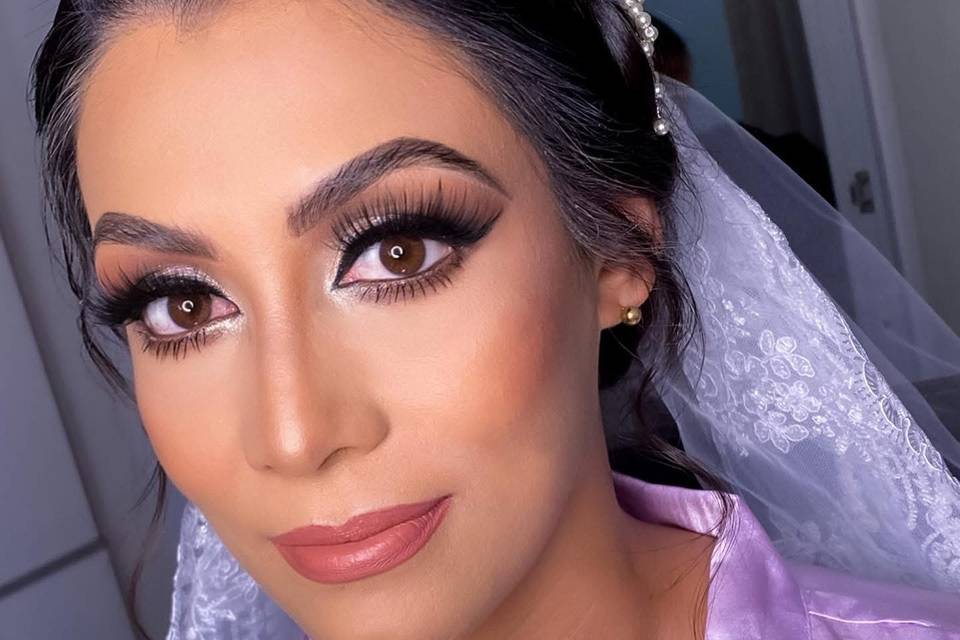 Maquillaje y peinado
