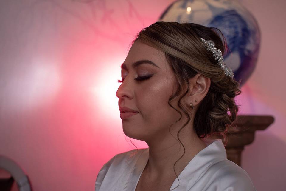 Maquillaje y peinado de novia