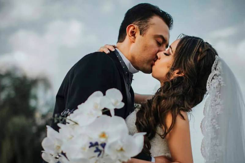 BRIDE & GROOM