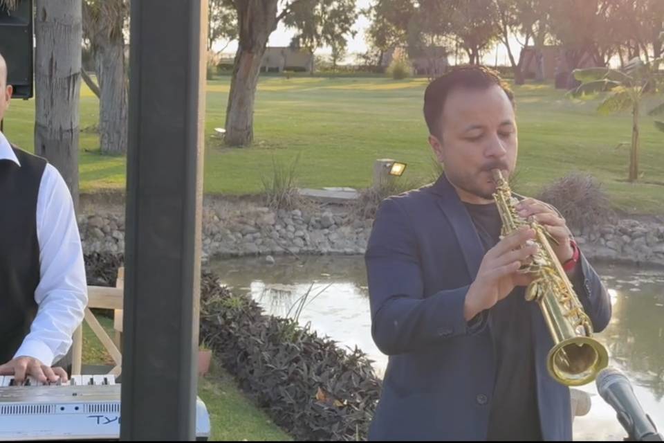 Formato con saxofonista