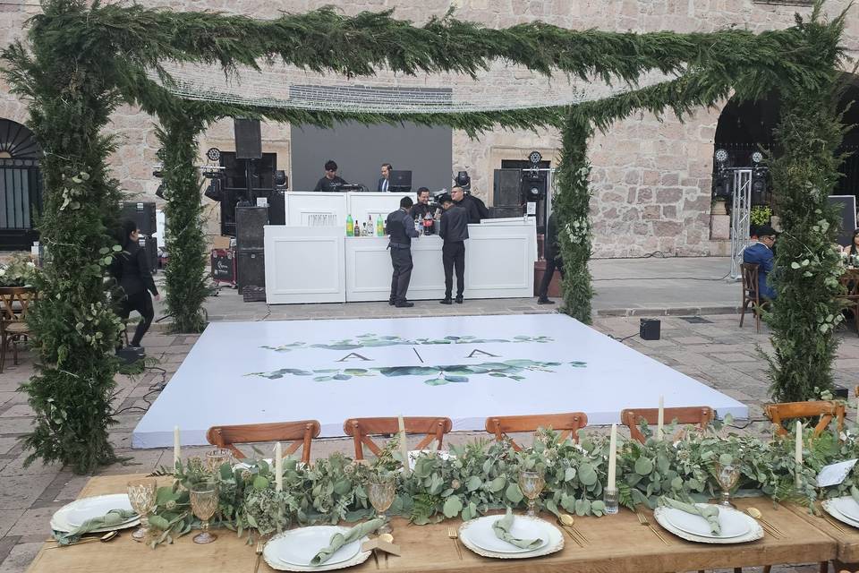 Pergola y pista personalizada