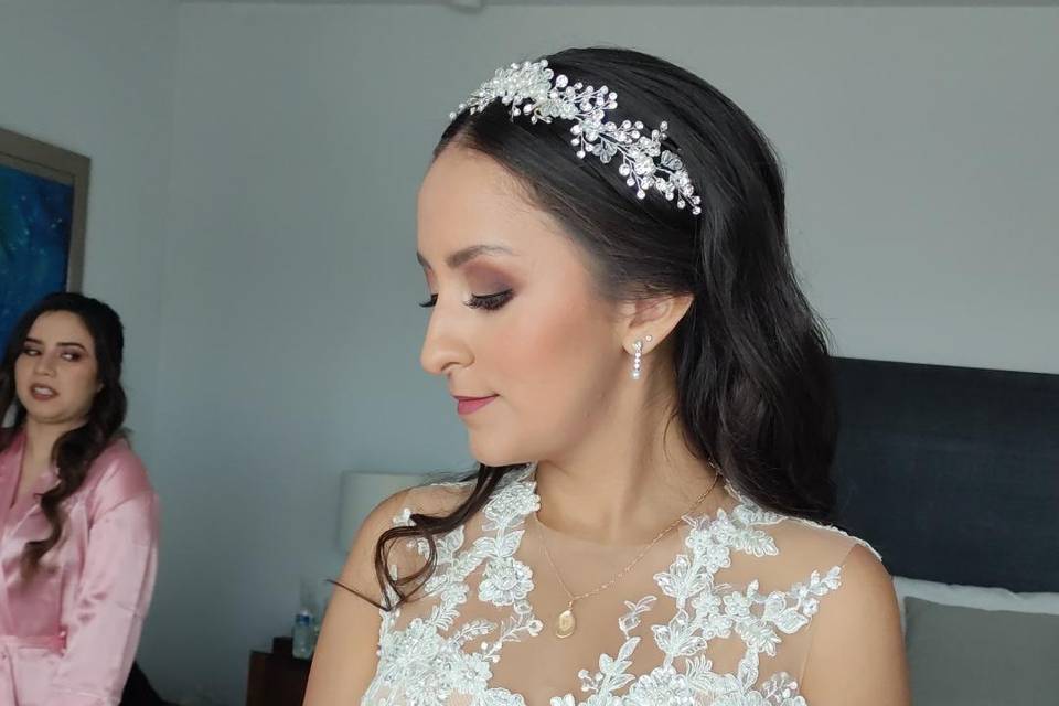 Peinados y maquillaje para novias