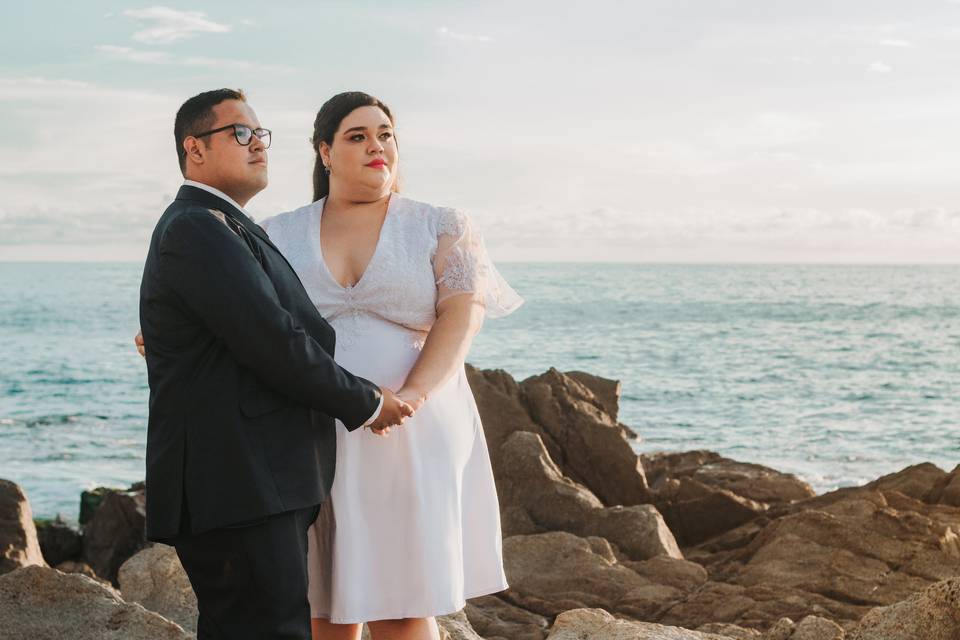 Recién casados en la playa