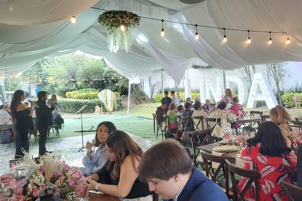 Jardines Perisur by Eventos Árbol de Fuego