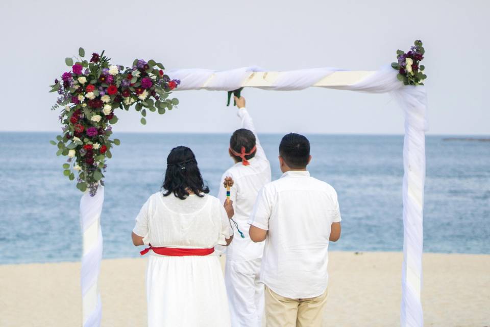 Ceremonia nupcial en la playa