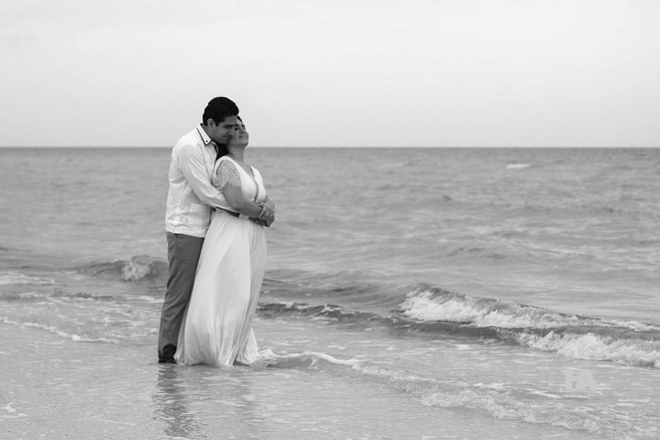 Carlos Y Majo Trash the Dress