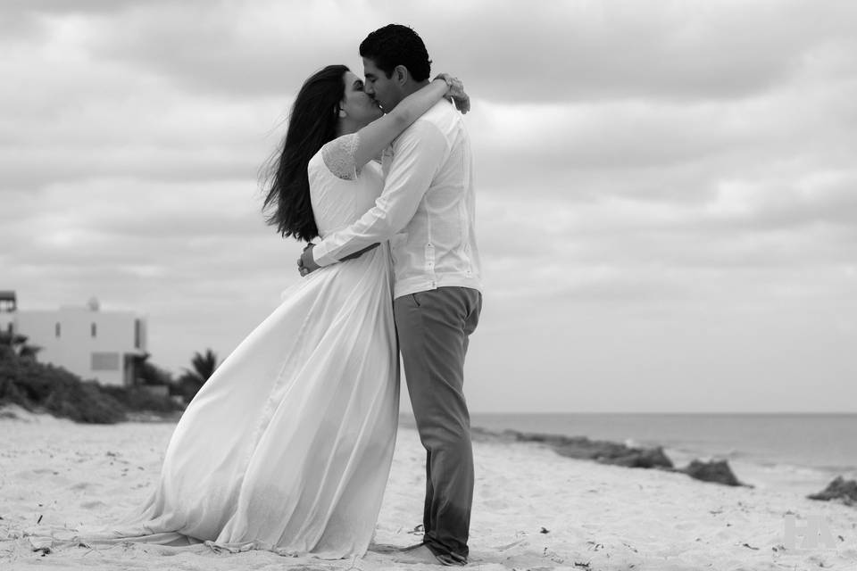 Carlos Y Majo Trash the Dress