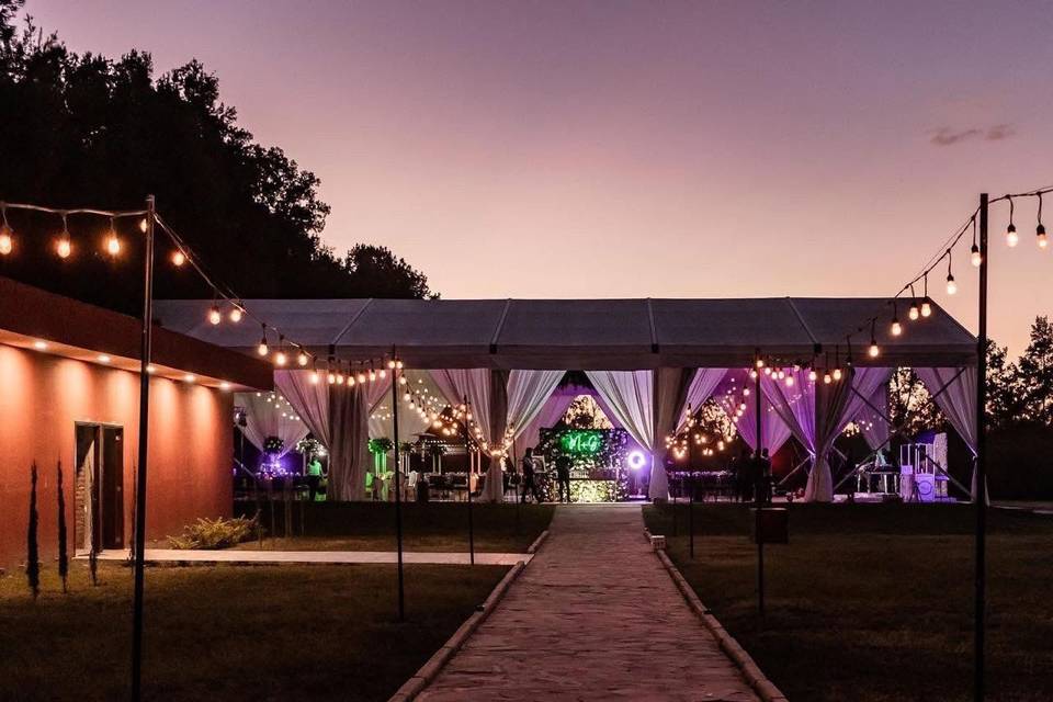 Mary + Gabo
