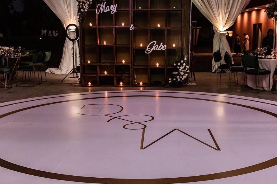 Mary + Gabo