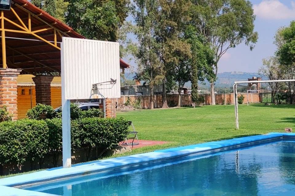 Terraza y Cabañas Capricho