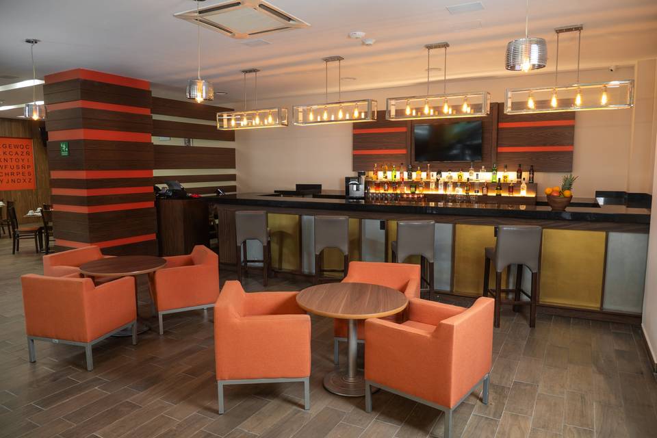 Kitchen & Bar