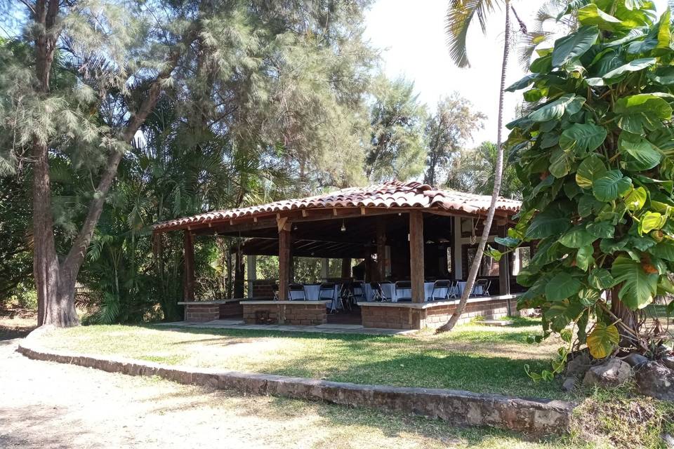 Terraza en la loma del rancho