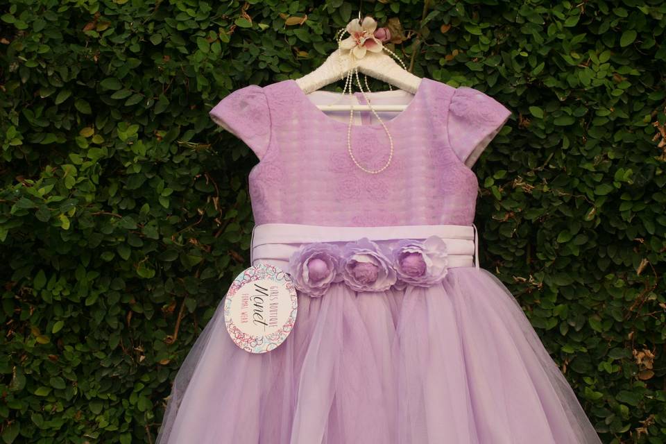 Lindo vestido color lila