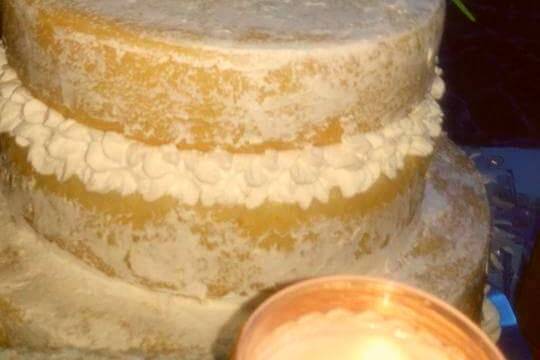 Naked cake para boda vintage