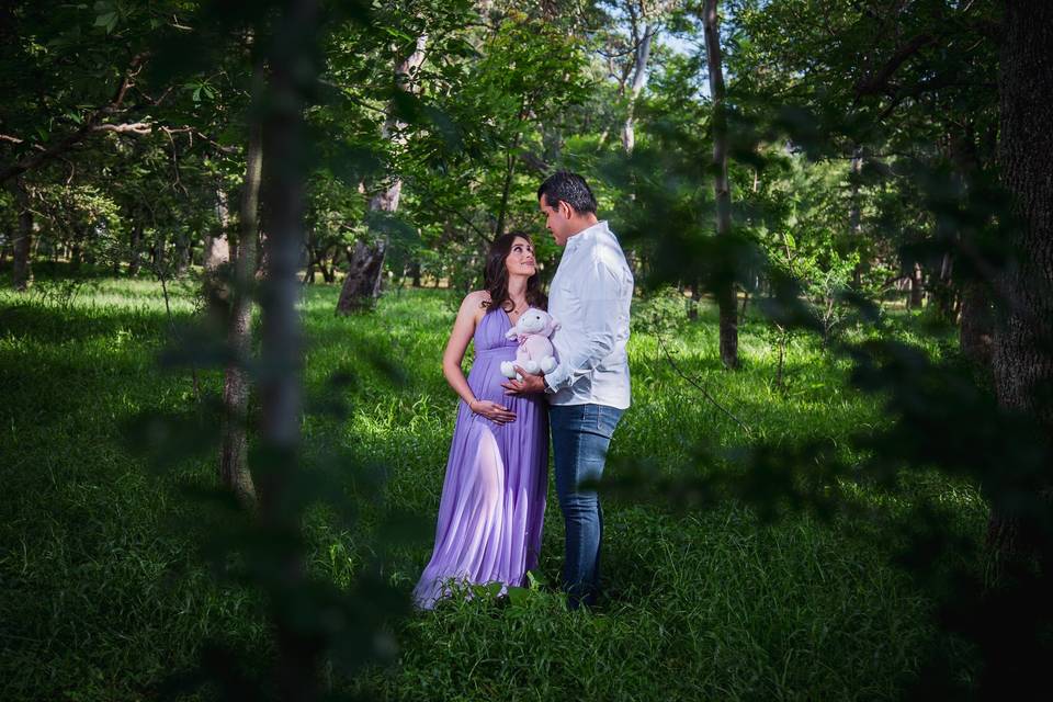 Pareja en el bosque